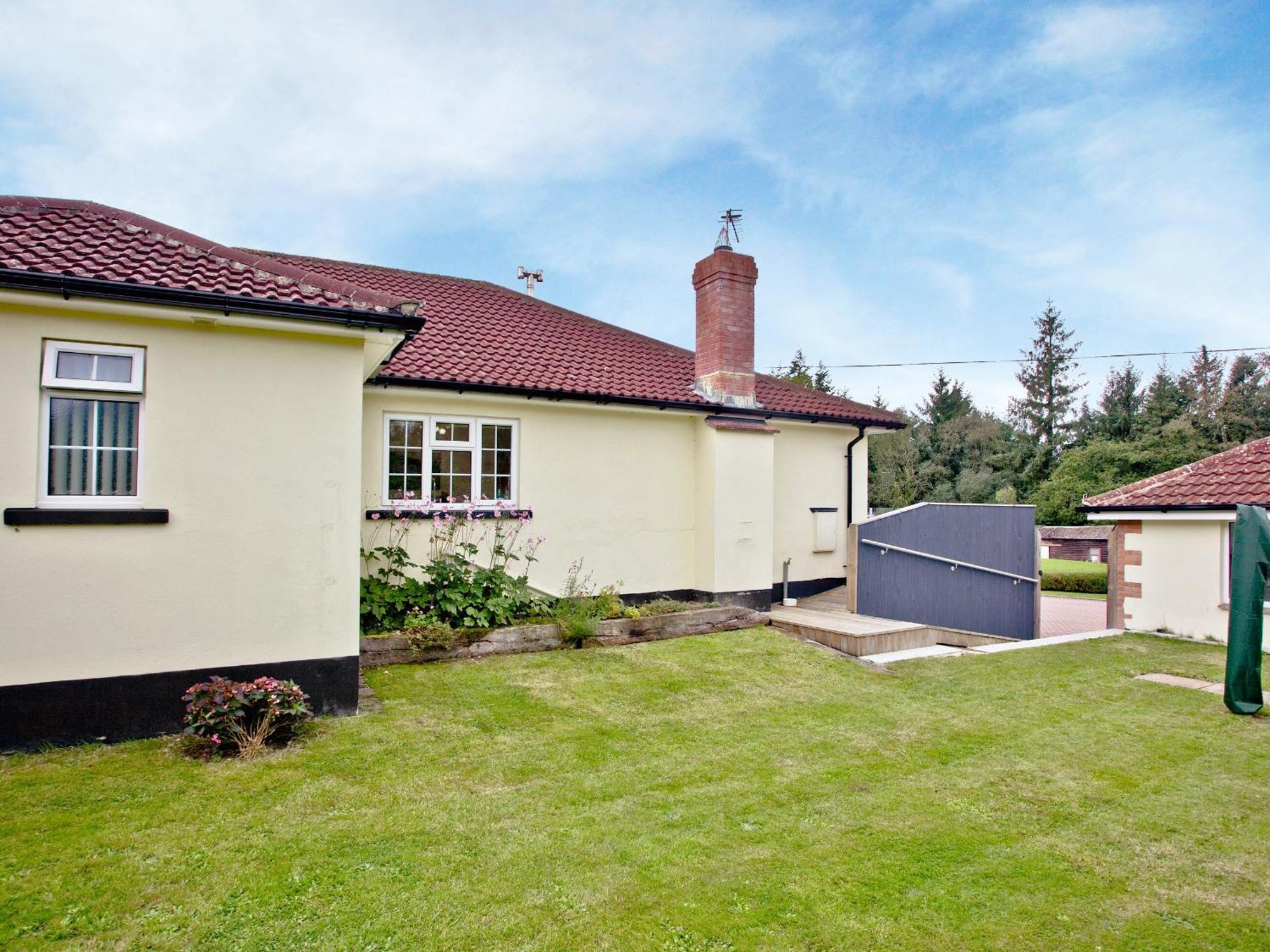 Orchard View Villa South Chard Exterior photo